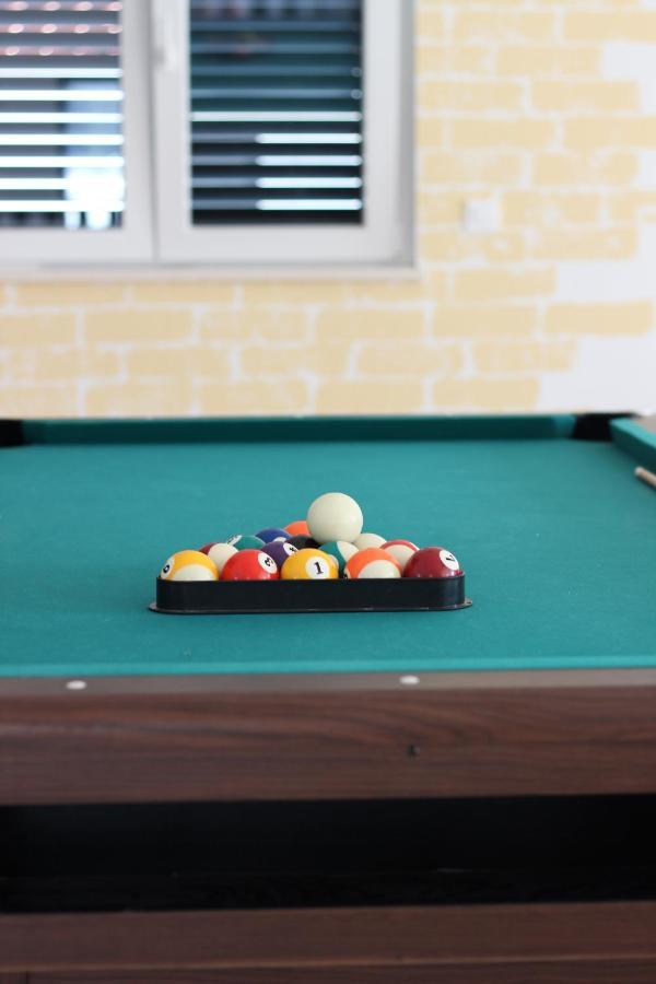 "Bjonda" 200M2 On Two Floors - Game Room, Hot Tub And Kids Zone - Large Balconies On Each Floor Mlini Esterno foto