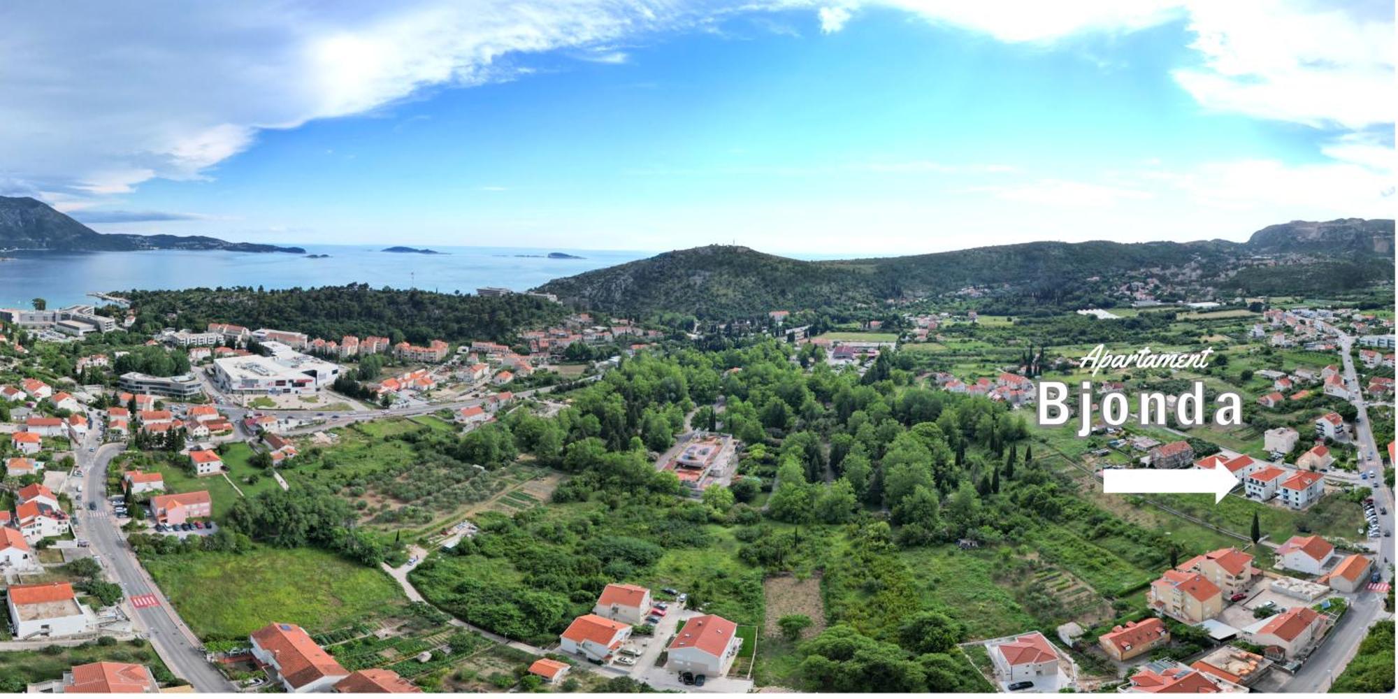 "Bjonda" 200M2 On Two Floors - Game Room, Hot Tub And Kids Zone - Large Balconies On Each Floor Mlini Esterno foto